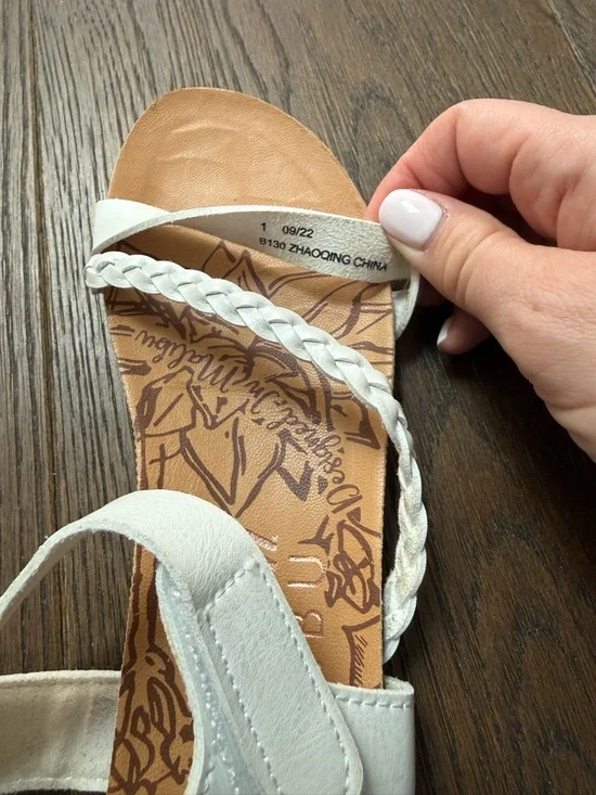 Girls White Braided Strap Sandals with Cushioned Footbed - Picture 5 of 5